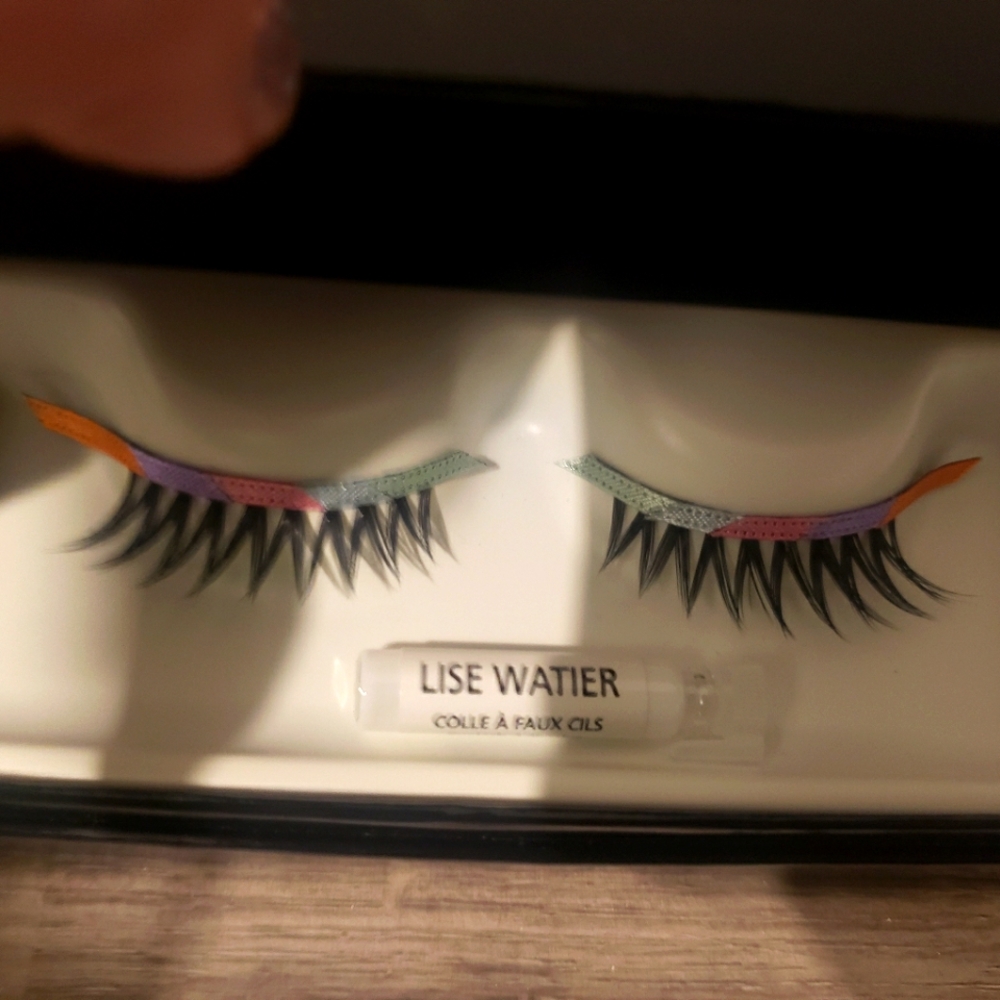 Shu Uemura Funky Fake Eyelashes w/Lise Watier Glue